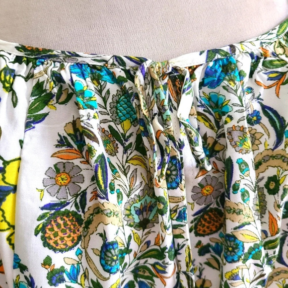 - Fig & Flower • Peasant Top Blouse • Floral Print • Botanical • Large - Picture 2 of 6